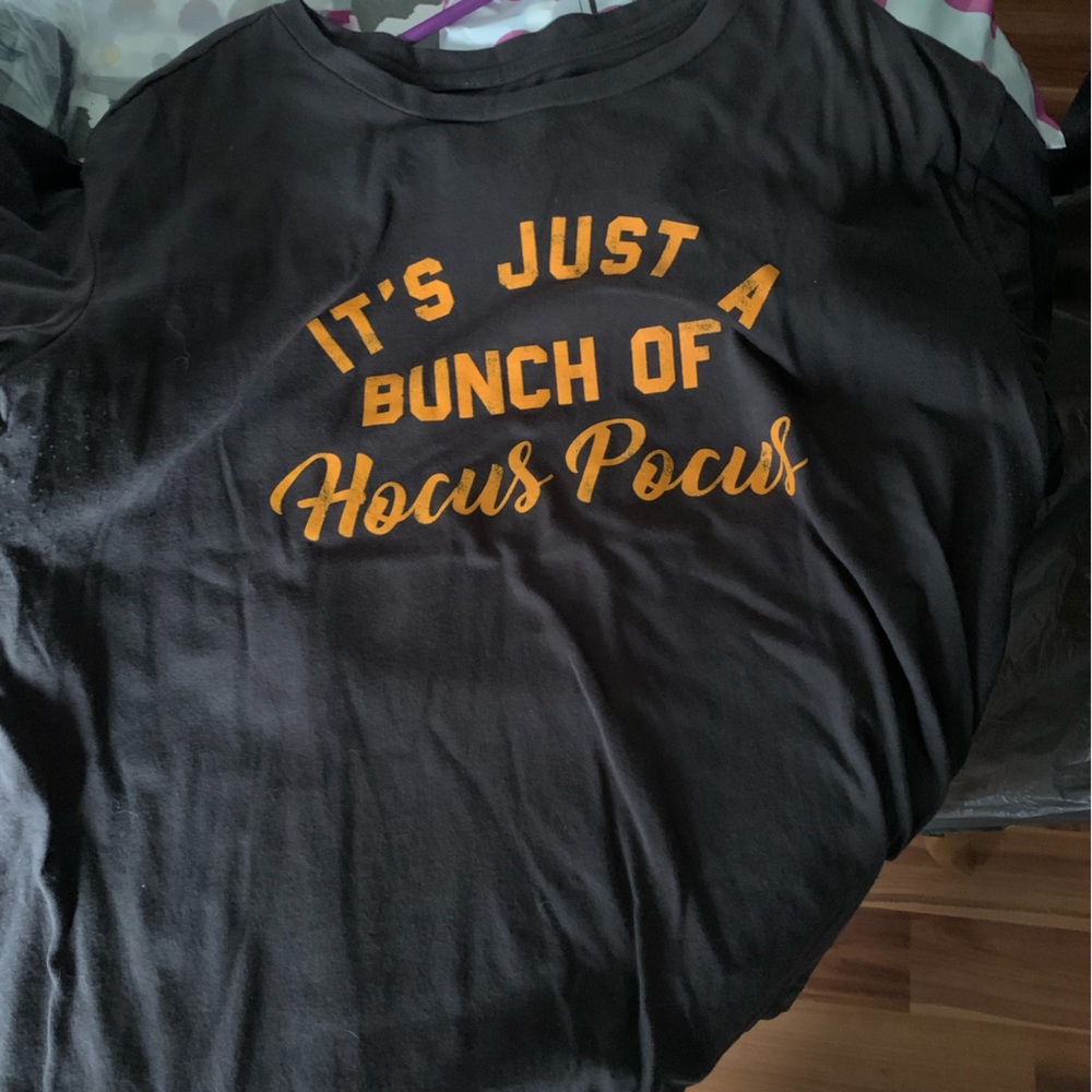 Halloween tee - Picture 1 of 2